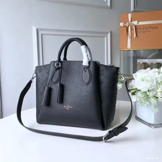 Haumea Vuitton Bag Louis 0704